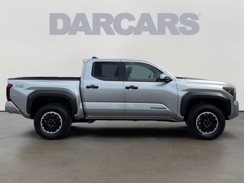 Certified 2025 Toyota Tacoma TRD Off-Road w/ TRD Off Road Upgrade Package AWD/4WD image 8