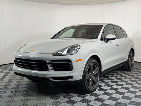 Certified 2023 Porsche Cayenne AWD/4WD image 1