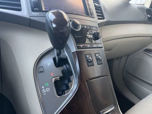 Used 2014 Toyota Venza LE image 34