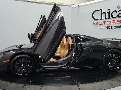 Used 2019 McLaren 570S Spider RWD image 4