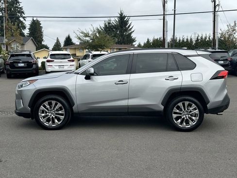 Used 2021 Toyota RAV4 XLE Premium image 6