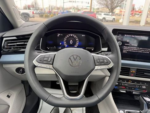 New 2026 Volkswagen Jetta SE FWD image 25