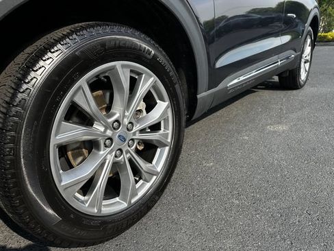 Certified 2023 Ford Explorer XLT w/ Equipment Group 202A AWD/4WD image 12