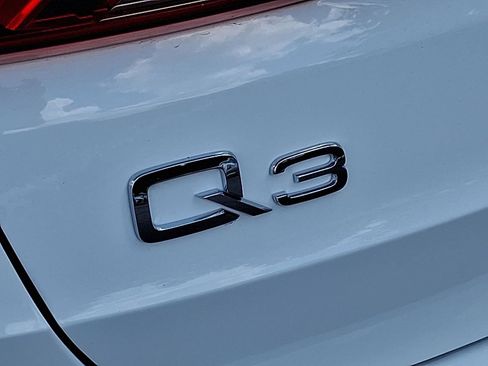 New 2025 Audi Q3 2.0T Premium image 18
