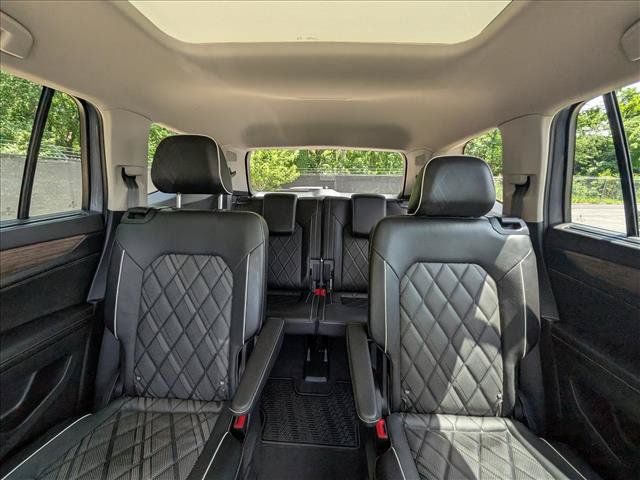 Certified 2025 Volkswagen Atlas SEL Premium R-Line AWD/4WD image 18