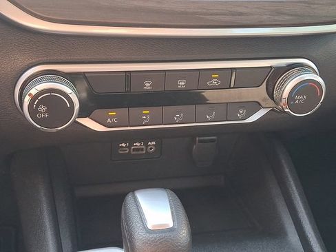 Used 2025 Nissan Altima 2.5 SV AWD/4WD image 15
