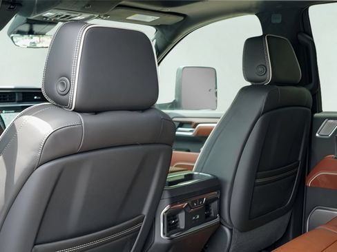 New 2026 GMC Sierra 2500 Denali Ultimate w/ Max Trailering Package AWD/4WD image 18