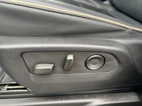 Used 2024 Chevrolet Suburban Premier image 10