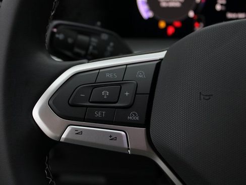 New 2026 Volkswagen Tiguan SE image 12