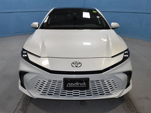 Used 2025 Toyota Camry XSE FWD image 23