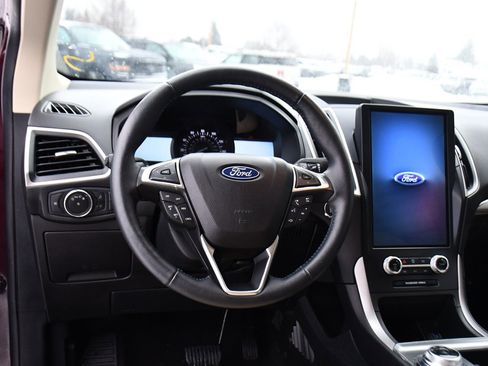 Used 2022 Ford Edge SEL w/ Convenience Package image 12