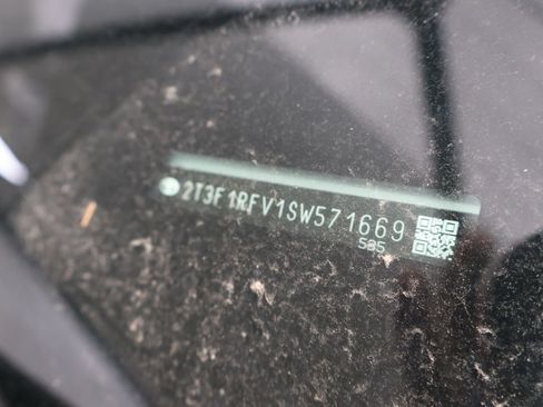 Certified 2025 Toyota RAV4 LE AWD/4WD image 61