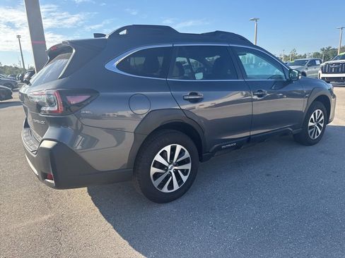 Used 2023 Subaru Outback Premium image 4