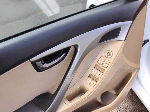 Used 2013 Hyundai Elantra GLS w/ Preferred Pkg FWD image 11