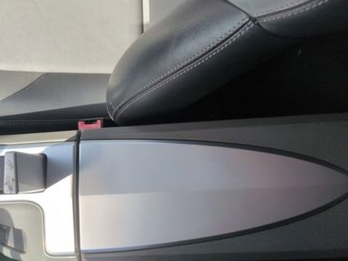 Used 2005 Chrysler Crossfire Limited RWD image 33