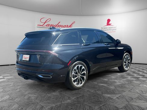 Certified 2025 Lincoln Nautilus Reserve AWD/4WD image 5