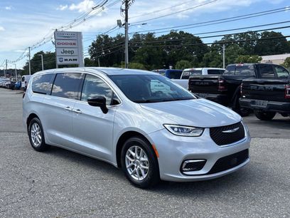 Certified 2024 Chrysler Pacifica Touring-L