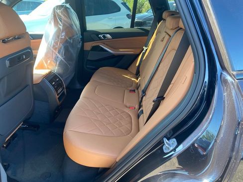 New 2026 BMW X5 xDrive40i w/ M Sport Package AWD/4WD image 7