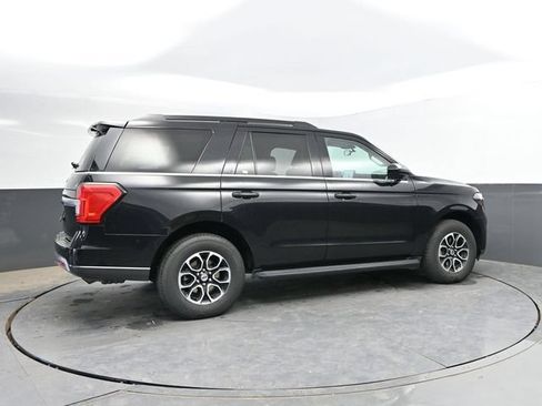 Used 2024 Ford Expedition XLT AWD/4WD image 2