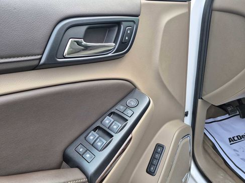 Used 2020 Chevrolet Suburban LT image 15