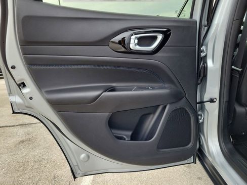 New 2026 Jeep Compass Latitude image 11