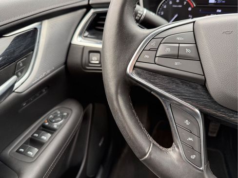 Used 2020 Cadillac XT5 Premium Luxury AWD/4WD image 13