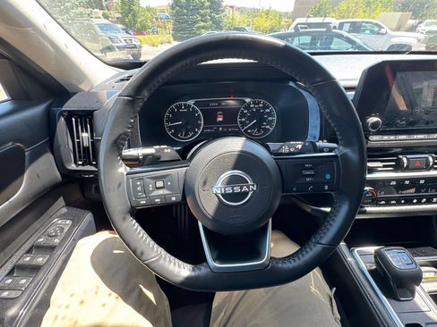 Used 2022 Nissan Pathfinder SV AWD/4WD image 24