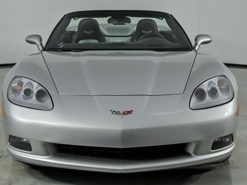 Used 2007 Chevrolet Corvette Convertible w/ Preferred Equipment Group RWD image 2