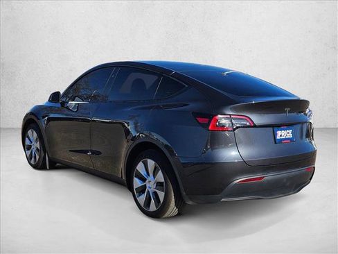Used 2024 Tesla Model Y Long Range image 8