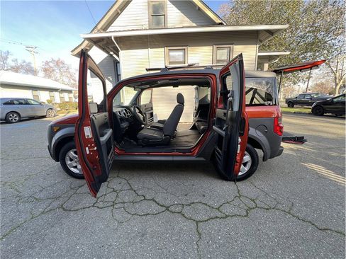 Used 2005 Honda Element EX image 16