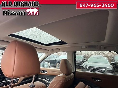 Used 2024 Nissan Pathfinder Platinum w/ Cargo Package image 15