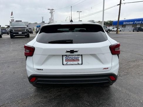 Used 2024 Chevrolet Trax RS w/ Driver Confidence Package FWD image 10