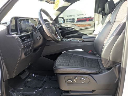 Certified 2023 Cadillac Escalade Sport Platinum image 17