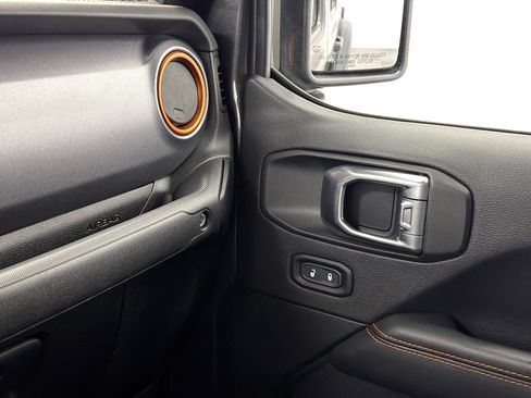 Used 2021 Jeep Gladiator Mojave image 31
