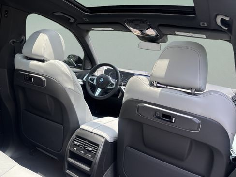 Used 2026 BMW X5 xDrive40i w/ M Sport Package AWD/4WD image 30