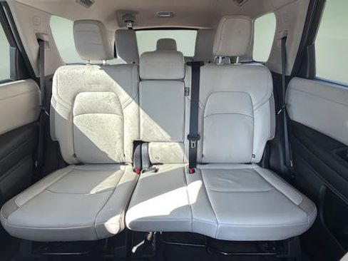 Used 2023 Nissan Pathfinder SL AWD/4WD image 23