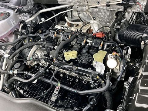 Used 2025 Volkswagen Atlas Cross Sport SE image 33