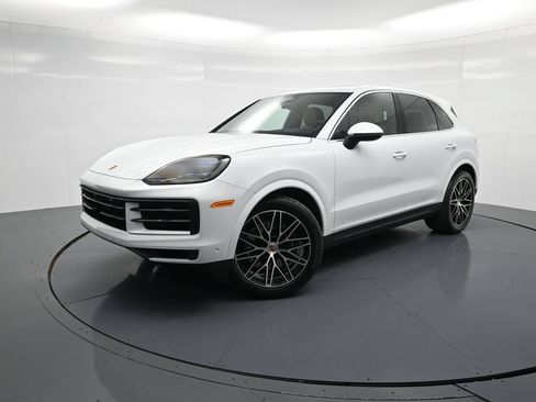 Certified 2026 Porsche Cayenne AWD/4WD image 28