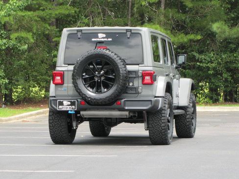 Used 2023 Jeep Wrangler Unlimited Sahara w/ Cold Weather Group AWD/4WD image 10