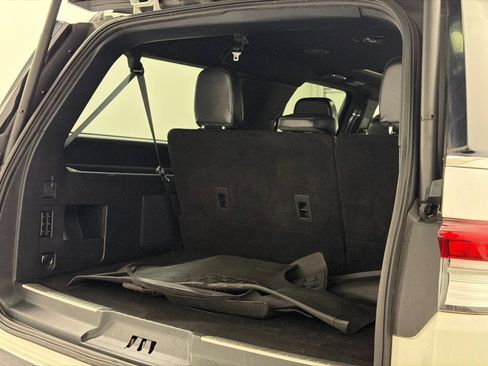 Certified 2023 Lincoln Navigator L Reserve AWD/4WD image 9