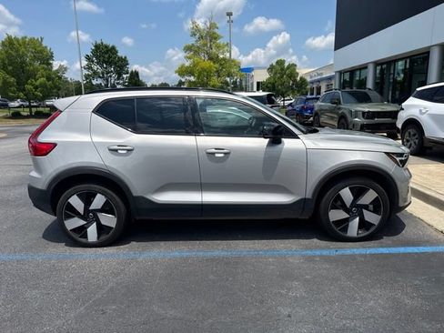 Used 2023 Volvo XC40 Recharge Ultimate AWD/4WD image 5