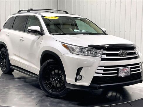 Used 2018 Toyota Highlander XLE AWD/4WD image 3