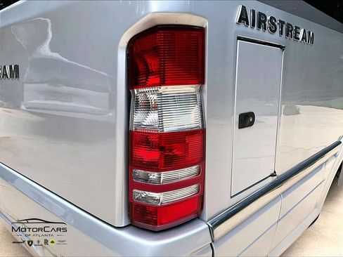 Used 2023 Mercedes-Benz Sprinter 4500 image 23