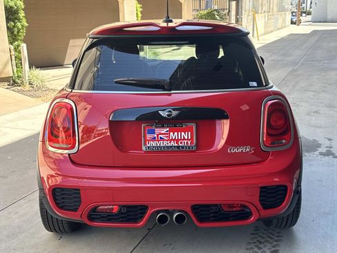 Used 2018 MINI Cooper S FWD image 4