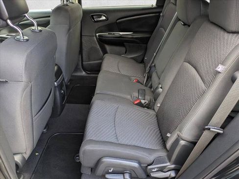 Used 2018 Dodge Journey SXT FWD image 17