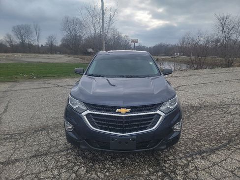 Used 2018 Chevrolet Equinox LS image 2