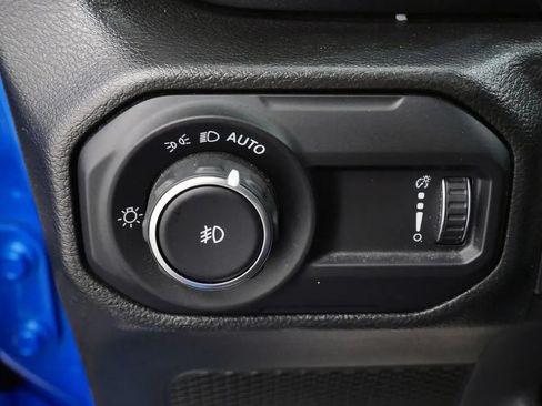 Used 2023 Jeep Wrangler Unlimited Sahara AWD/4WD image 24