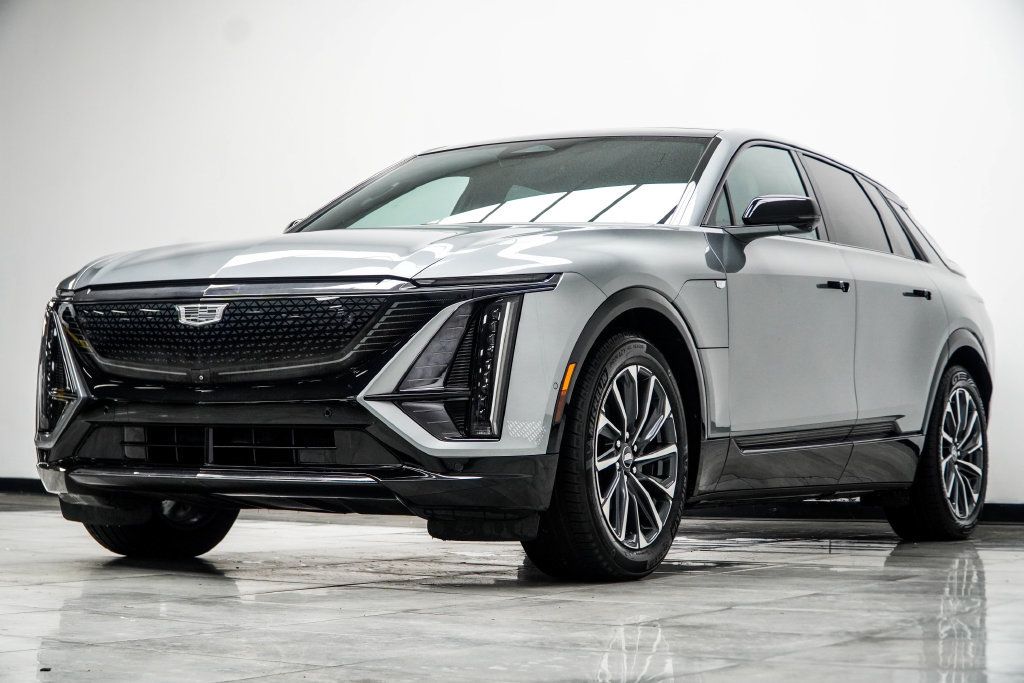 Used 2024 Cadillac Lyriq Sport RWD image 10