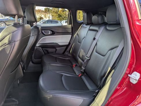 Used 2025 Jeep Compass Limited image 14