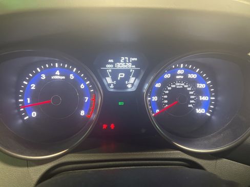 Used 2012 Hyundai Elantra GLS image 2